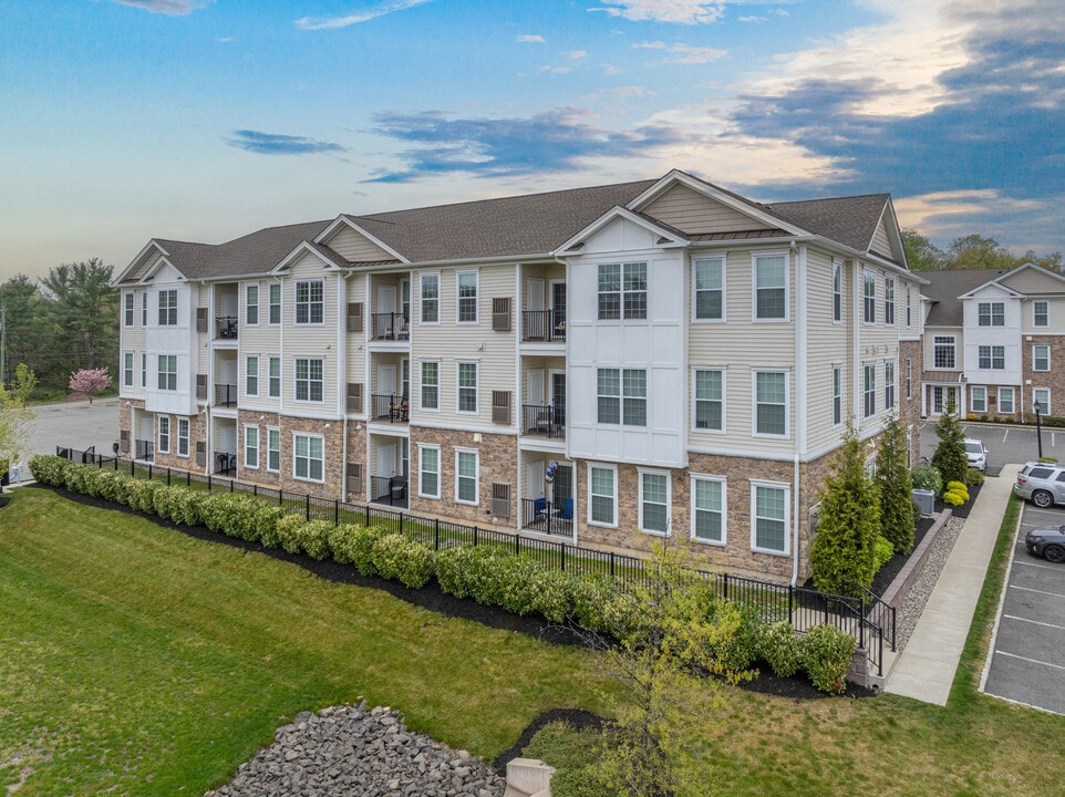 The Reserve at Franklin Lakes-Mews Collection in Franklin Lakes, NJ - Building Photo