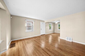 1380 Wentworth Ave in Calumet City, IL - Building Photo - Building Photo