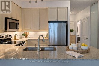 10 Bloorview Pl in Toronto, ON - Building Photo - Building Photo