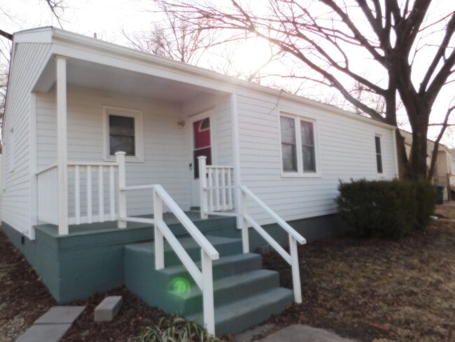 property at 1504 Edgemoor Dr