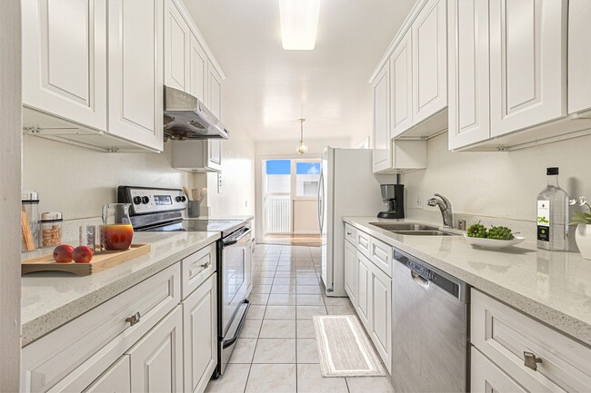 2137 Otis Dr in Alameda, CA - Building Photo - Building Photo