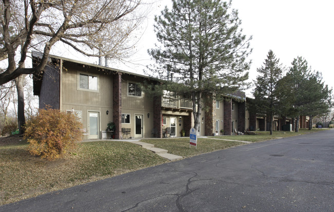 Aspen Condos in Omaha, NE - Foto de edificio - Building Photo