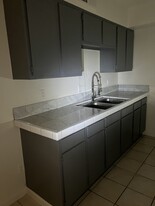 1340 E Vista Ave, Unit Unit 4 in Phoenix, AZ - Building Photo