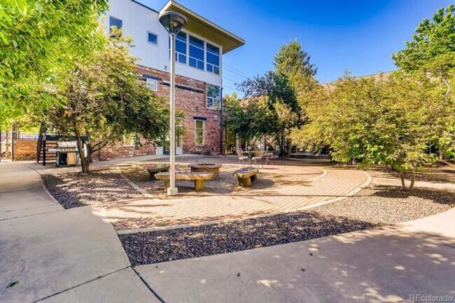 3033 Blake St in Denver, CO - Building Photo - Building Photo