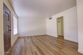 7526 N 17th Dr in Phoenix, AZ - Building Photo - Building Photo