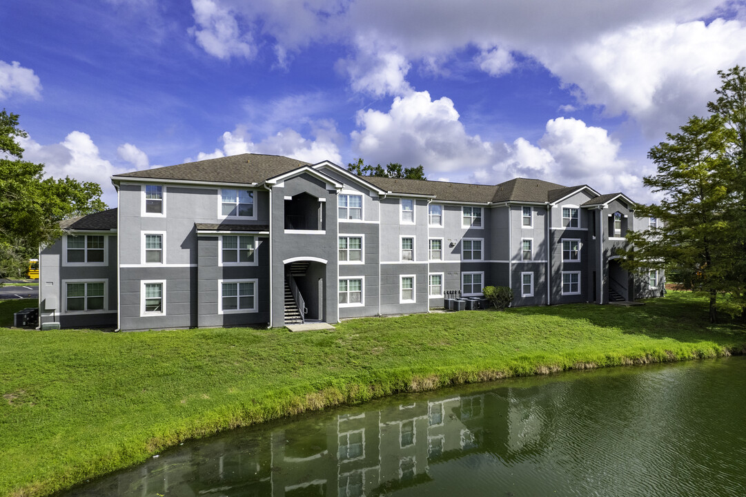 Logan Heights in Sanford, FL - Foto de edificio