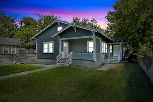 519 E Ashby Pl in San Antonio, TX - Building Photo
