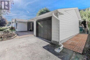 3336 Kodiak St in Ottawa, ON - Building Photo