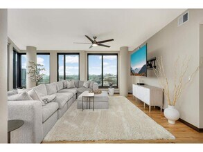 1240 S 2nd St in Minneapolis, MN - Foto de edificio - Building Photo