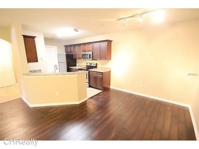 6566 Swissco Dr in Orlando, FL - Foto de edificio - Building Photo