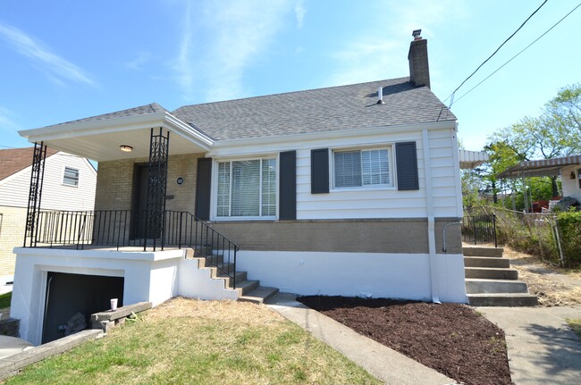 property at 1122 Alcliff Ln