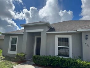 950 SW Nichols Terrace in Port St. Lucie, FL - Building Photo - Building Photo