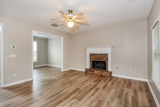 933 Huntsman Trce in Lawrenceville, GA - Building Photo - Building Photo