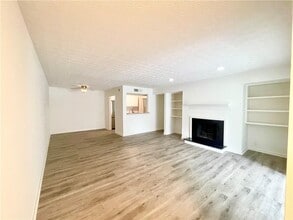 320 Park Ridge Cir in Marietta, GA - Building Photo - Building Photo