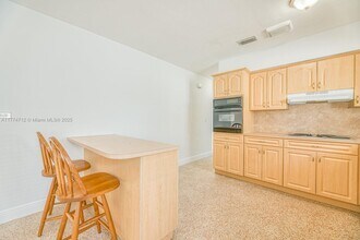 2850 SW 36th Ct in Miami, FL - Building Photo - Building Photo