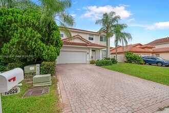 10629 NW 54th St in Doral, FL - Building Photo - Building Photo