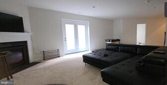 24800 Beardgrass Pl in Aldie, VA - Building Photo