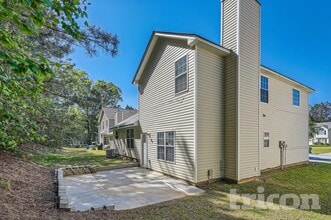 3250 Diamond Blf in Union City, GA - Foto de edificio - Building Photo