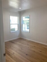 10847 Hesby St in North Hollywood, CA - Foto de edificio - Building Photo