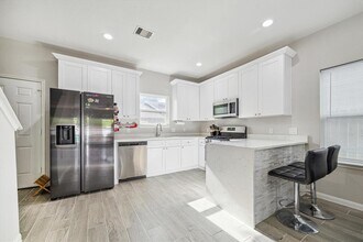 9713 Beckley St in Houston, TX - Building Photo - Building Photo