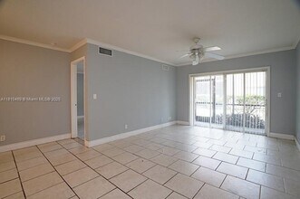 2854 NW 55th Ave in Lauderhill, FL - Building Photo - Building Photo