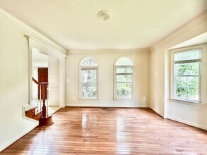 10503 Aubinoe Farm Dr in Bethesda, MD - Building Photo - Building Photo