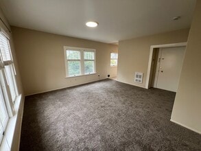 352 Palm Ave, Unit 4 in Oakland, CA - Building Photo - Building Photo