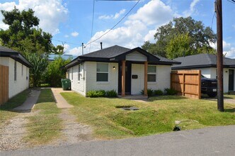 3007 Columbia St in Houston, TX - Building Photo - Building Photo