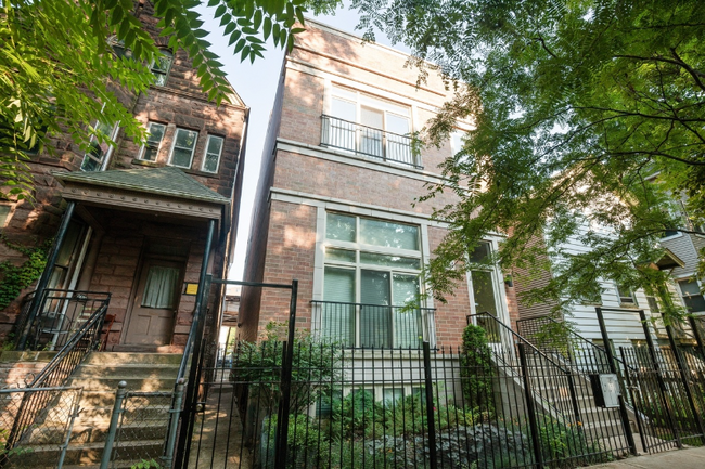 2634 N Wilton Ave in Chicago, IL - Building Photo - Building Photo