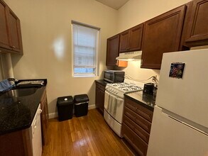 1173 Commonwealth Ave, Unit Com Ave in Boston, MA - Building Photo - Building Photo