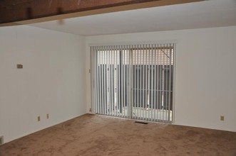 Diplomat Apartments in East Alton, IL - Building Photo - Interior Photo