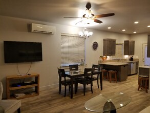 1724 N Solomon Ct in Coeur d'Alene, ID - Foto de edificio - Building Photo