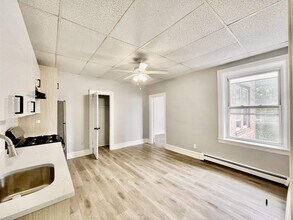 159 Hutton St in Jersey City, NJ - Building Photo - Building Photo