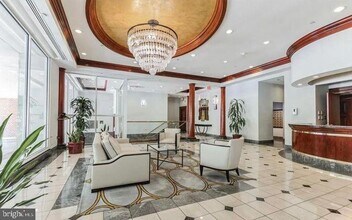 1230 23rd St NW, Unit 818 in Washington, DC - Foto de edificio - Building Photo