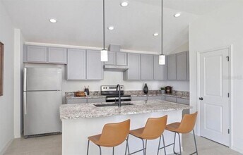 9183 Sandy Bluffs Circle in Parrish, FL - Building Photo - Building Photo