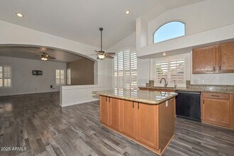 7869 W Kristal Way in Glendale, AZ - Building Photo - Building Photo