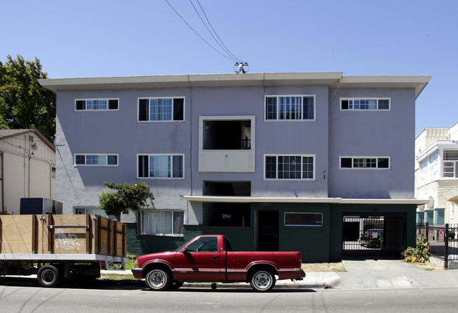 2361 Fruitvale Ave in Oakland, CA - Building Photo - Building Photo