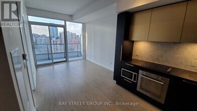 85-2585 Wood St in Toronto, ON - Building Photo - Building Photo