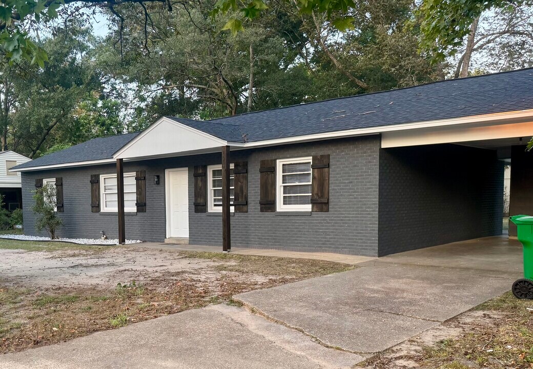 138 Maple St in Columbus, MS - Building Photo