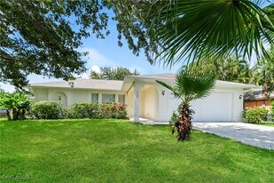 1322 SE 33rd Terrace in Cape Coral, FL - Building Photo