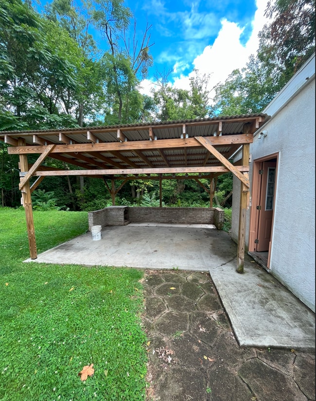 258 E Hubert Ave in Lancaster, OH - Building Photo - Building Photo