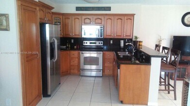 11124 SW 17th Manor in Davie, FL - Building Photo - Building Photo