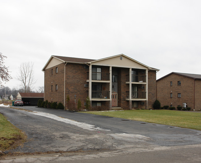 38 Carter Cir in Youngstown, OH - Building Photo - Building Photo