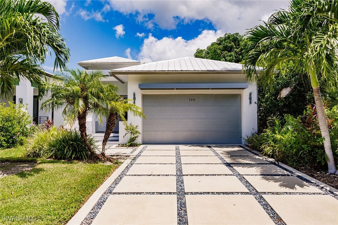 3145 Lunar St in Naples, FL - Building Photo