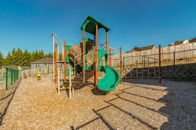 855 NE Hill Way in Estacada, OR - Building Photo - Building Photo