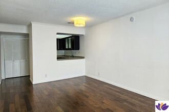 618 N Howard St, Unit 241 in Glendale, CA - Building Photo - Building Photo