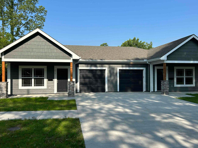 property at 820 S Poplar St