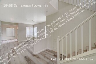 10408 September Flower St in Las Vegas, NV - Foto de edificio - Building Photo