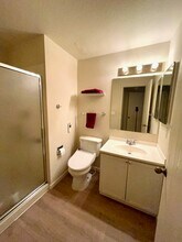 707 N 130th St, Unit B201 in Seattle, WA - Building Photo - Building Photo