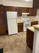 1415 Hennessey St, Unit 23 in Dodge City, KS - Building Photo - Building Photo